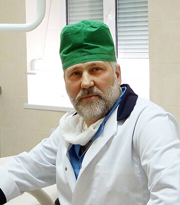 Турі Михайло Васильович: Лікар-стоматолог, хірург вищої категорії, член Асоціації імплантологів України